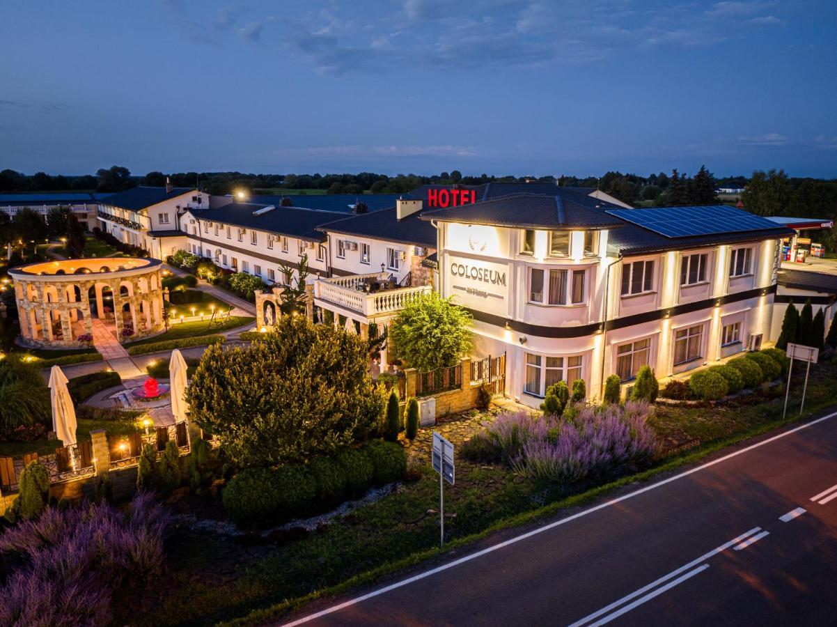 Hotel Coloseum Jaroslaw Ngoại thất bức ảnh
