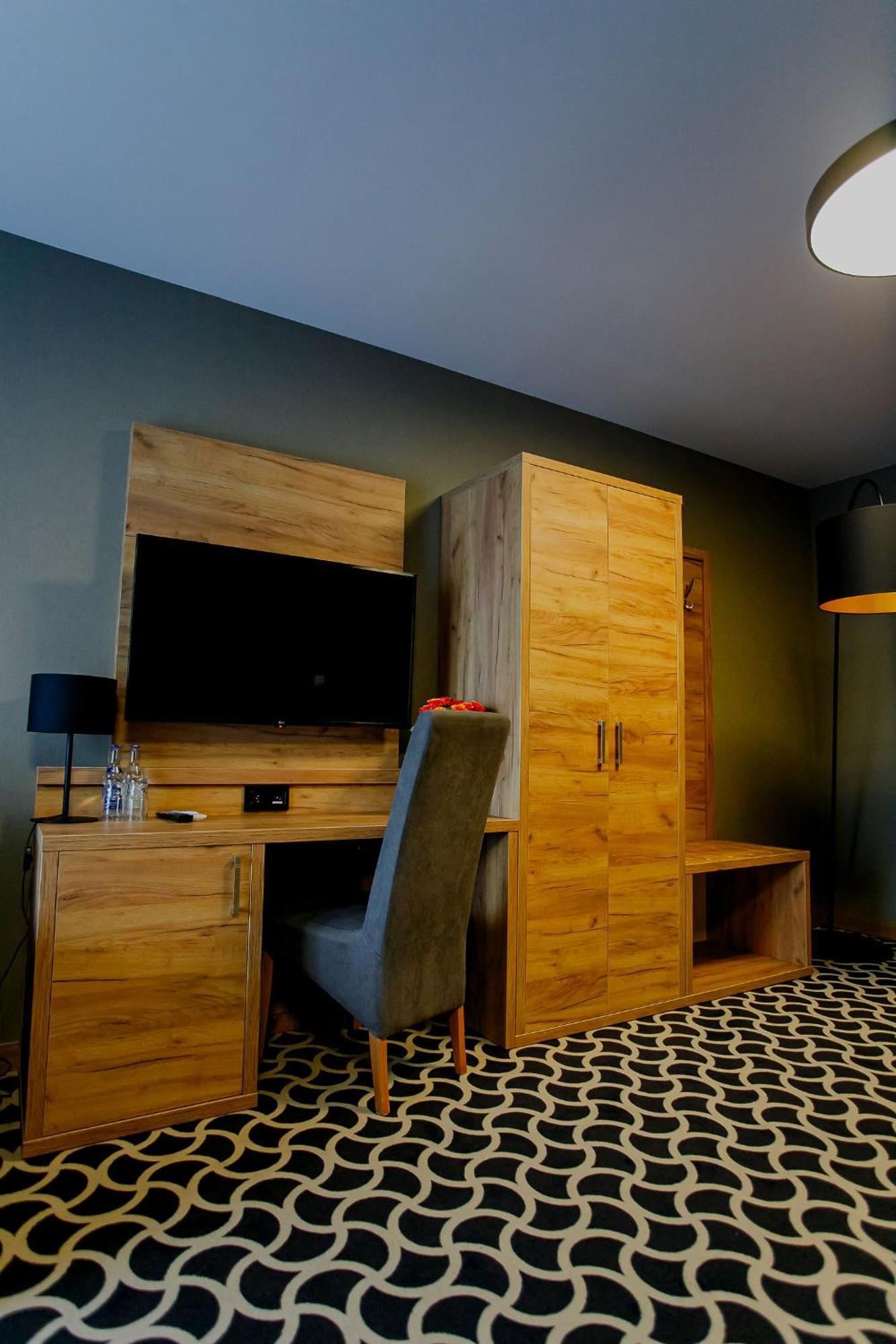 Hotel Coloseum Jaroslaw Ngoại thất bức ảnh