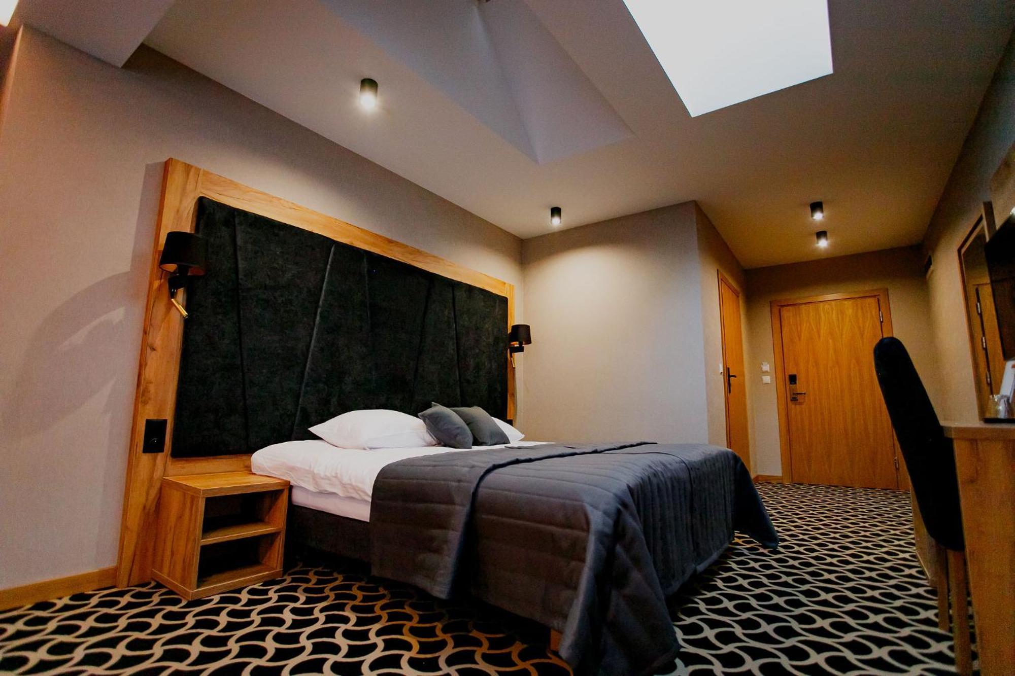 Hotel Coloseum Jaroslaw Ngoại thất bức ảnh