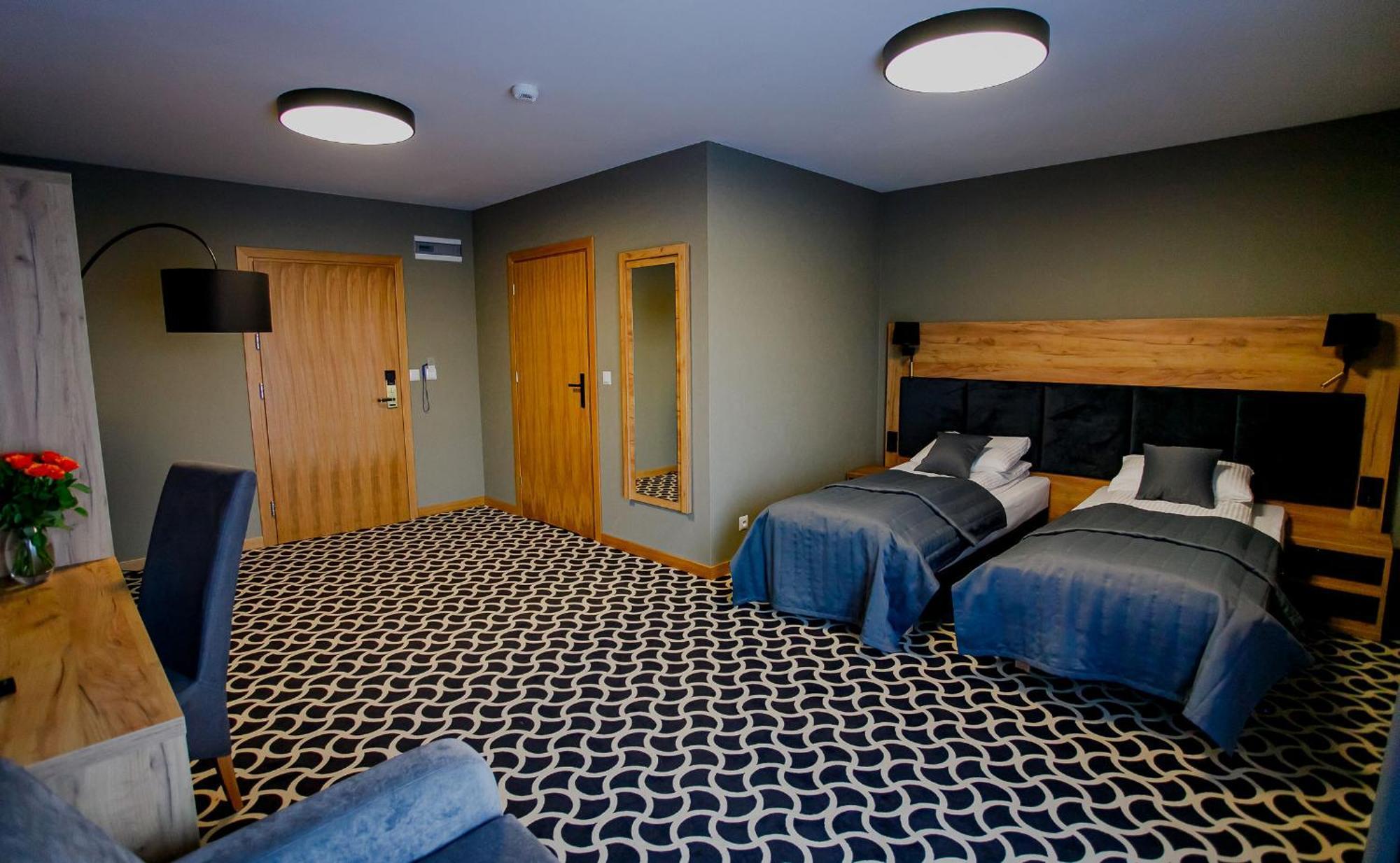 Hotel Coloseum Jaroslaw Ngoại thất bức ảnh