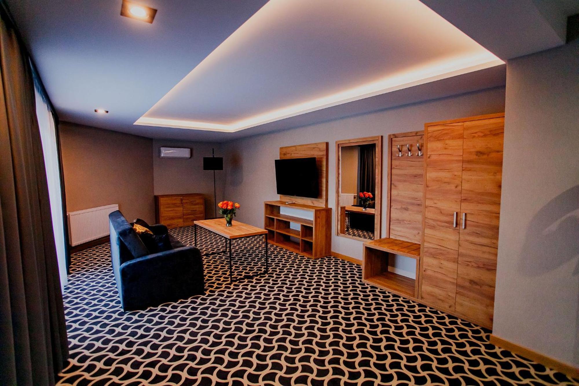 Hotel Coloseum Jaroslaw Ngoại thất bức ảnh