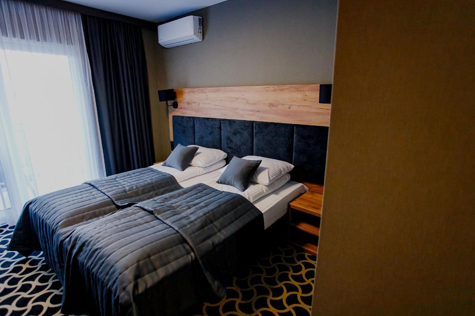 Hotel Coloseum Jaroslaw Ngoại thất bức ảnh