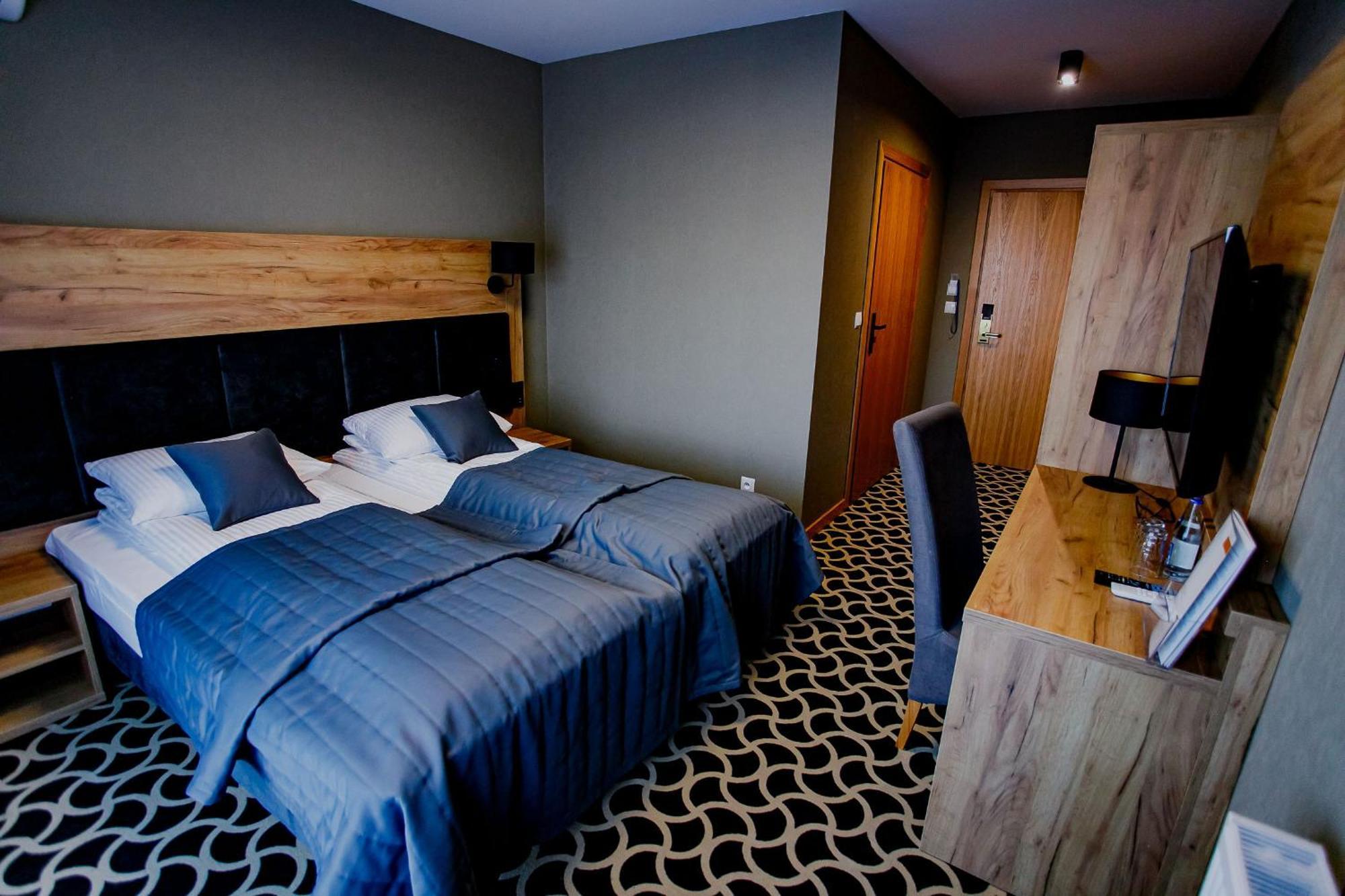 Hotel Coloseum Jaroslaw Ngoại thất bức ảnh