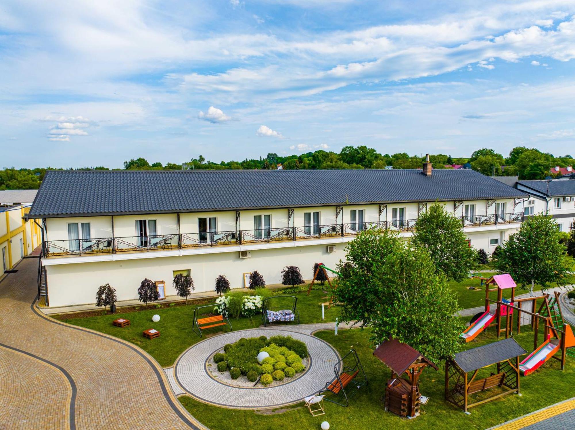 Hotel Coloseum Jaroslaw Ngoại thất bức ảnh