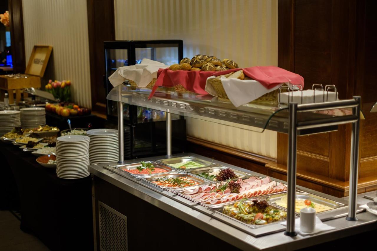Hotel Coloseum Jaroslaw Ngoại thất bức ảnh