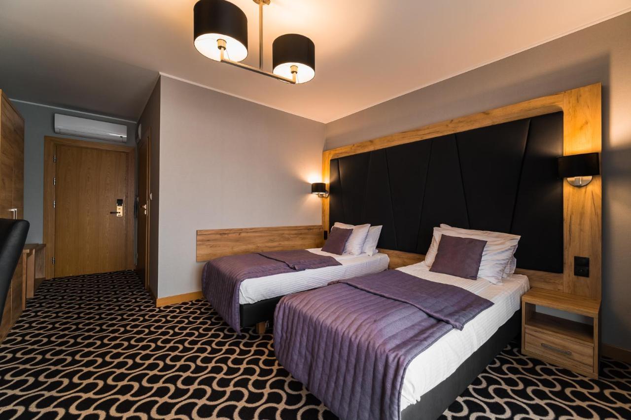 Hotel Coloseum Jaroslaw Ngoại thất bức ảnh