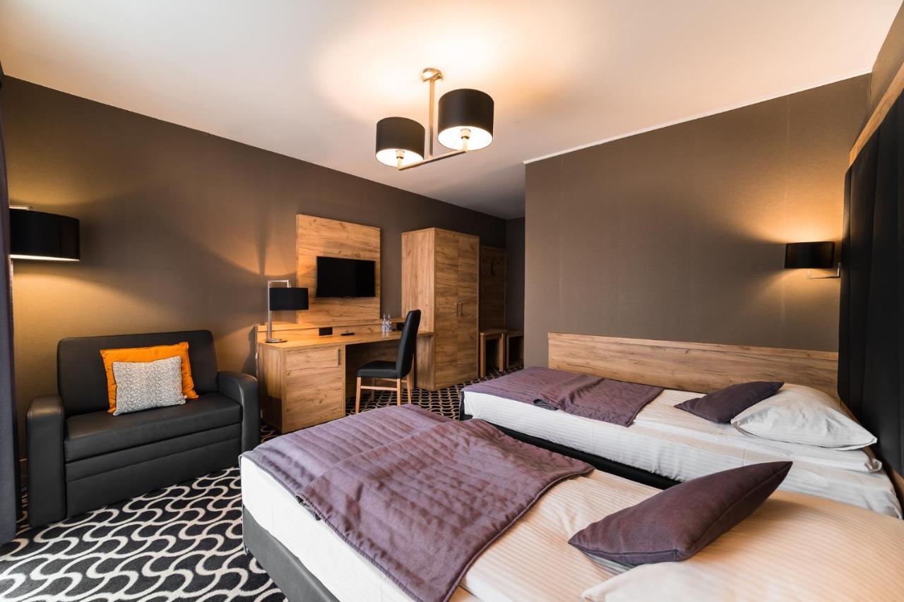 Hotel Coloseum Jaroslaw Ngoại thất bức ảnh