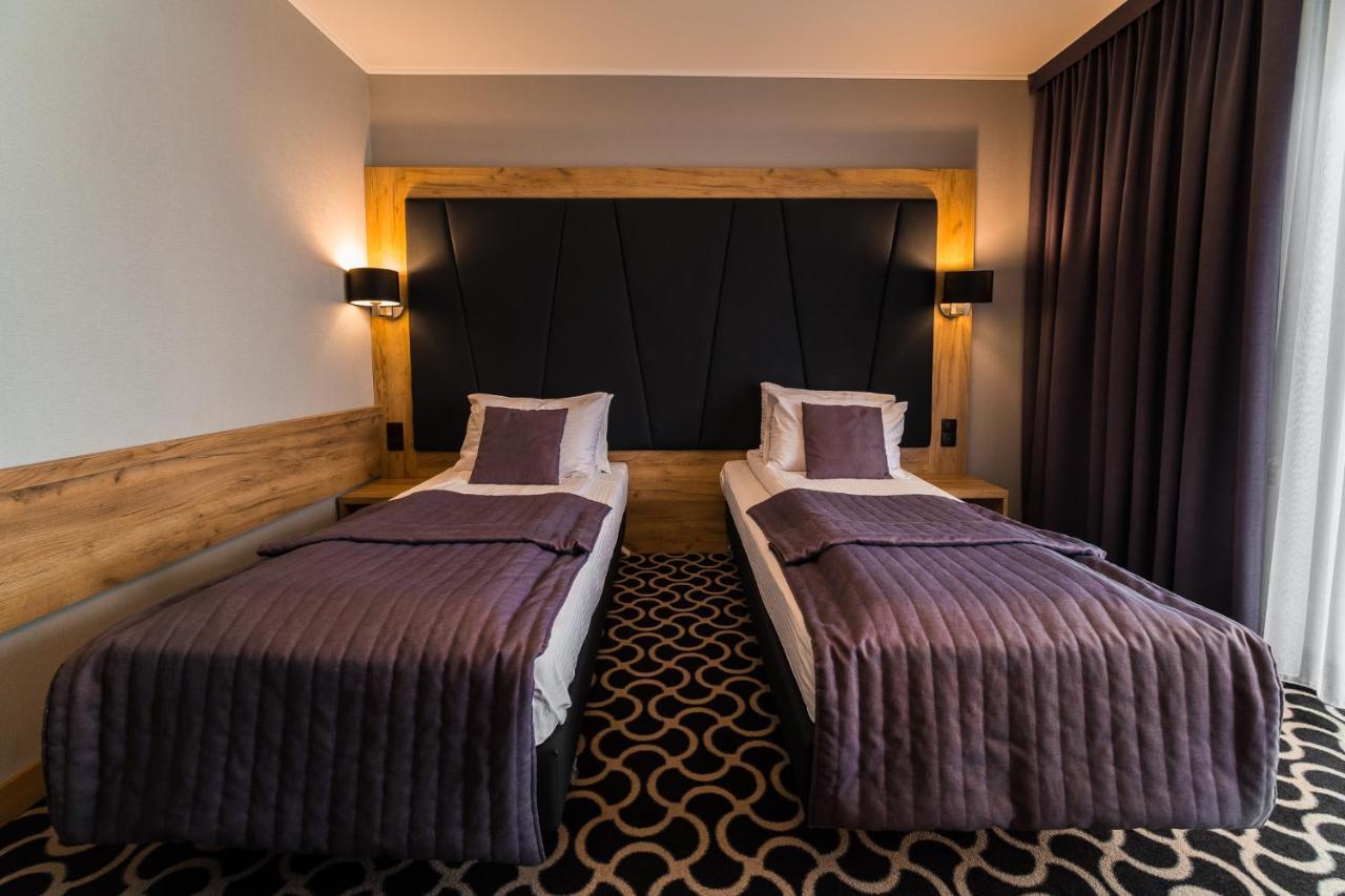 Hotel Coloseum Jaroslaw Ngoại thất bức ảnh